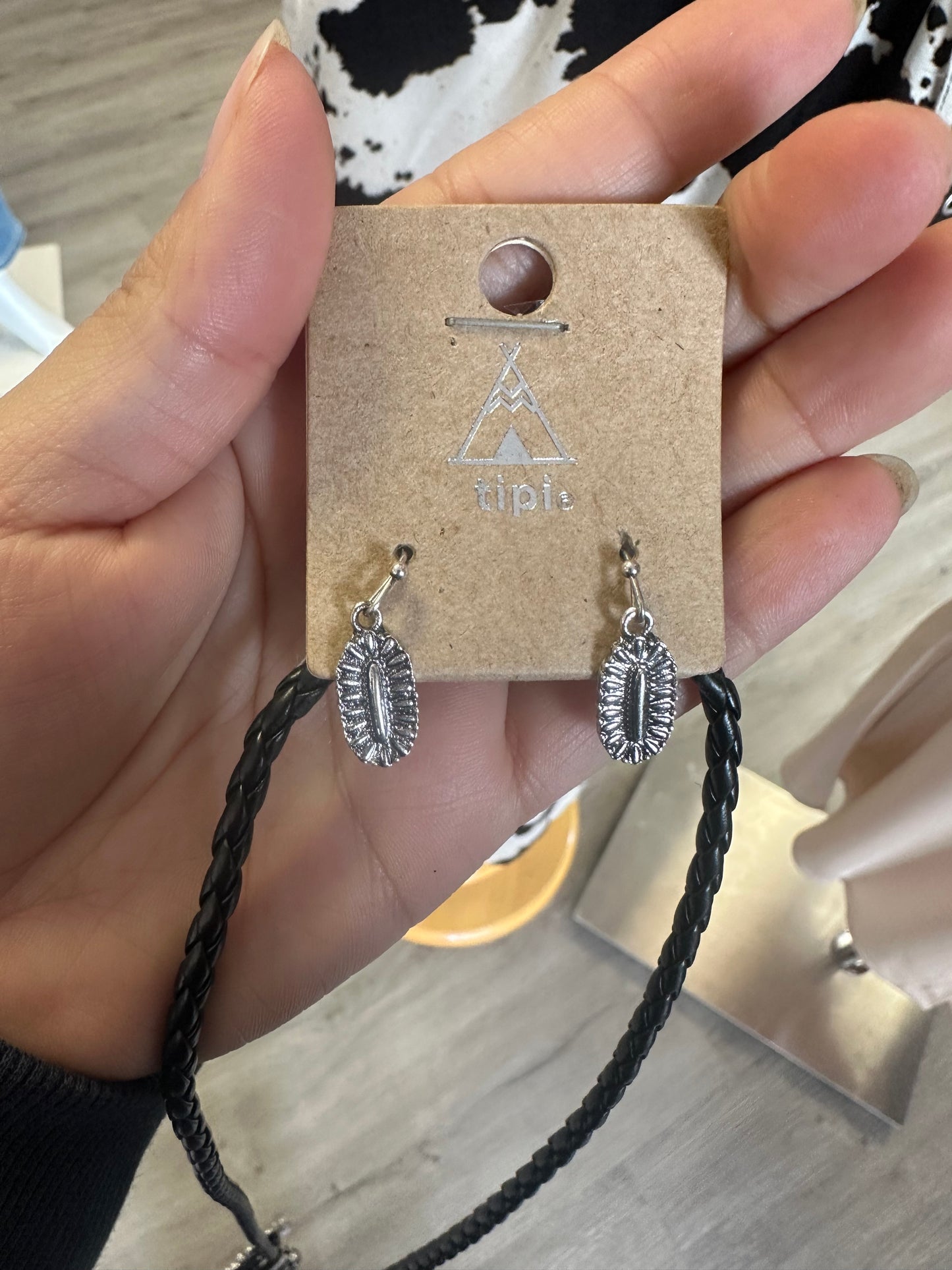 Turquoise Faux Leather Western Necklace