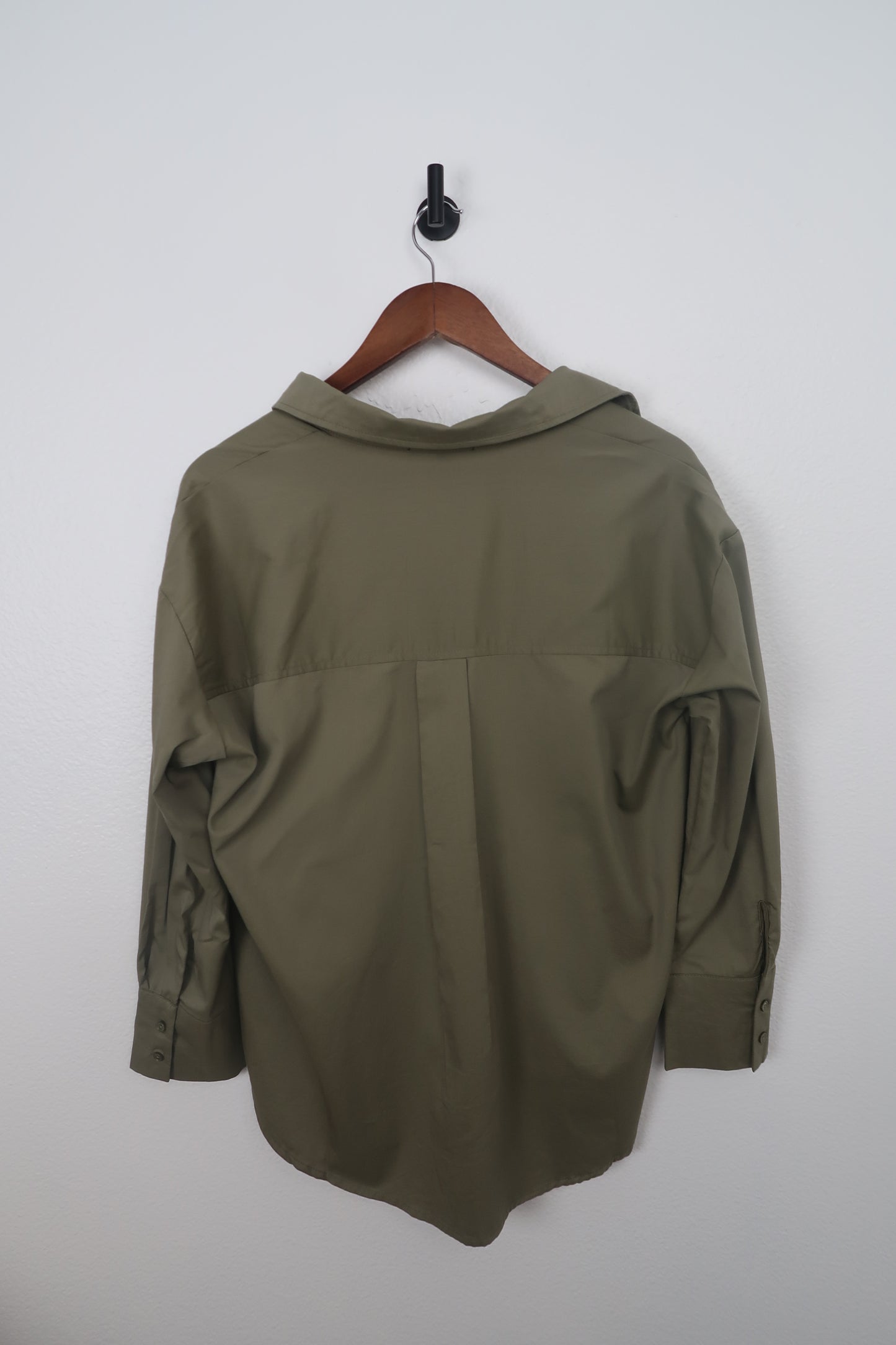 The Business Poplin Button Down Basic Shirt