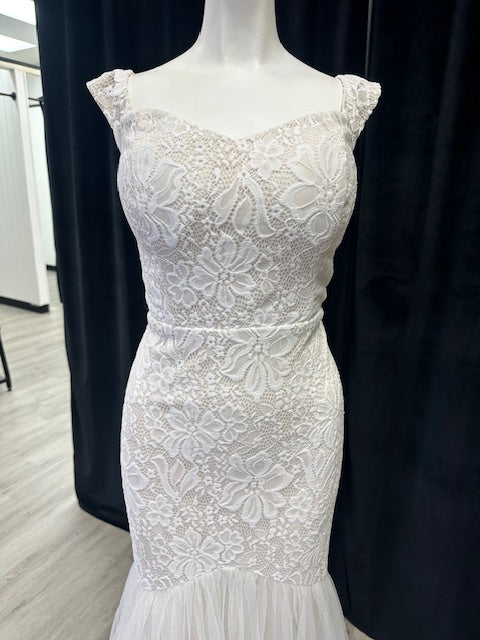 Elegant Fishtail Floor Length Off Shoulder Wedding Dress
