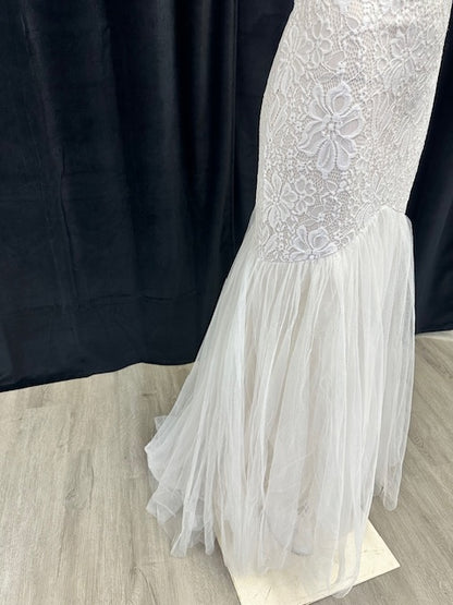 Elegant Fishtail Floor Length Off Shoulder Wedding Dress