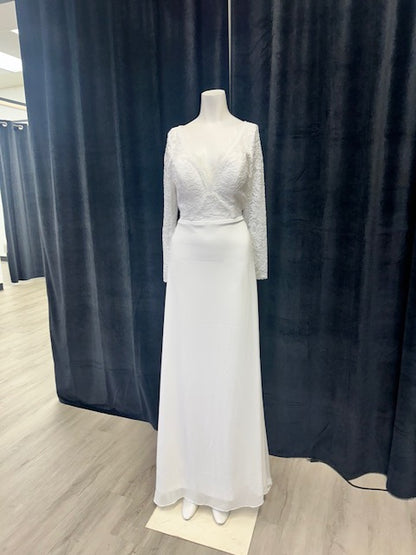 Elegant Hollow Lace V-Neck Wedding Dress