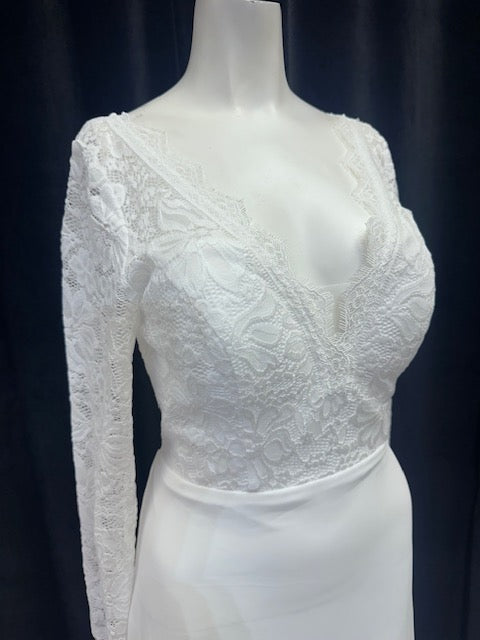 Elegant Hollow Lace V-Neck Wedding Dress
