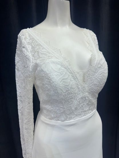Elegant Hollow Lace V-Neck Wedding Dress