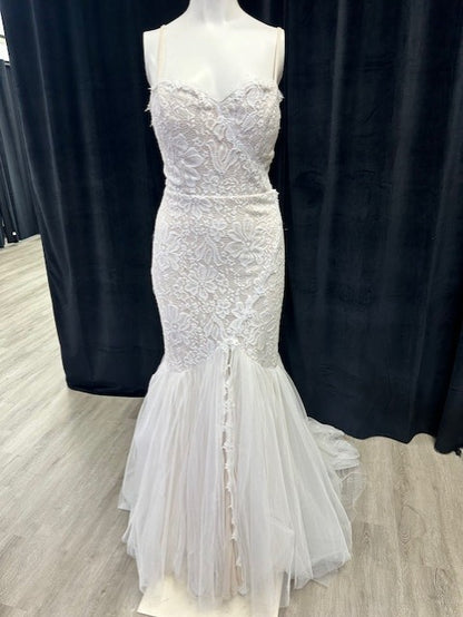 Sleeveless Sweetheart Neck Split Wedding Dress